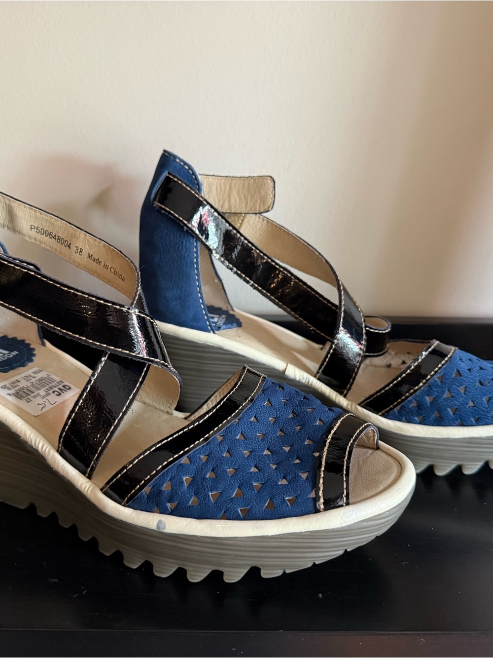 FLY London Blue Nubuck Patent Wedge Sandals NWOB QVC Size 38 EU 7.5 US - Picture 4 of 7